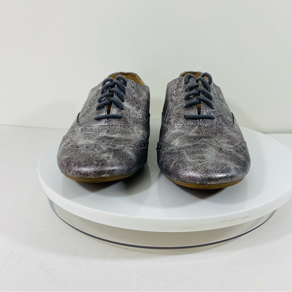 BOC Born Metallic Pewter Oxfords Womens Shoes Wingtip 8.5 Lace Up Silver Preppy - Picture 4 of 9